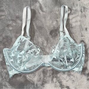 Victoria’s Secret Lace Low-Cut Demi Bra Women’s 32DD Underwire Plunge Cup